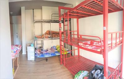 The dorms don't need a stake, for men/woman, super cheap, Huỳnh Lan Khanh.