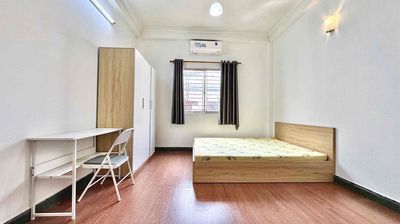 Realtor 100% Studio 100 meters from Metro Texts, Shire 1.