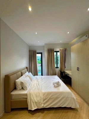 Rent the National Parks at 200 feet, near the Golden Diamond Island. Two, six bedrooms.