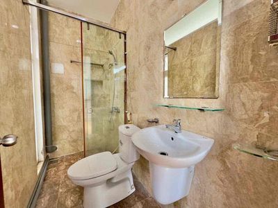 I'm 1 p at 39 Nguyễn Trãi District 1 bid 5 million interiors at the Free King's Office