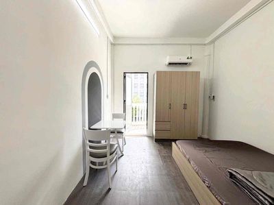 Rent a bedroom with a big balconies in the Royal City complex.