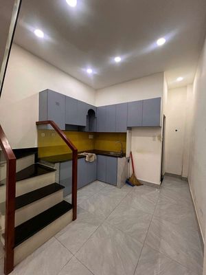 Rents 1/Chiến Lược - . . . east 7.5 trieu-two bedrooms-car alleys