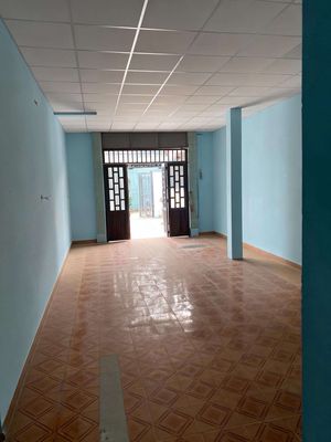 Rent a house of 150 M, with a parking lot of 5.5 million.
