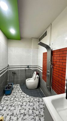 Rent a Nguyễn Phúc Chu cash house, 1 MD 2 4th floor bedroom 3 toilet 5 x 20 meters