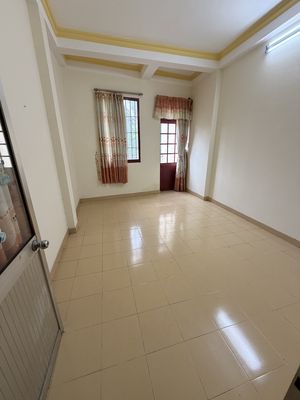 Rent a business. 3.6 mm behind 5 m 3 floors for 18 million