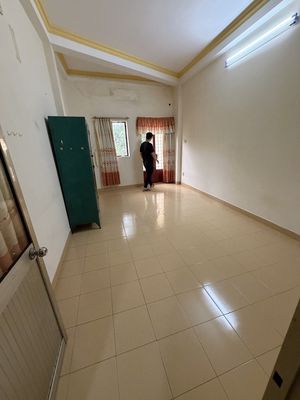 Rent a business. 3.6 mm behind 5 m 3 floors for 18 million