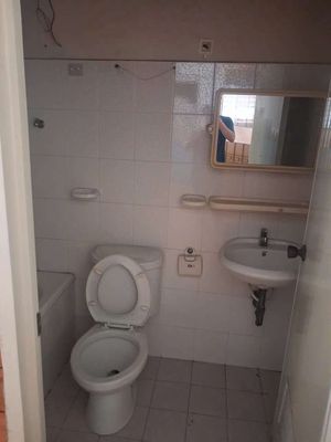 Rent room.
