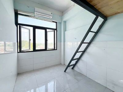 Renting a service apartment right near Lang University, University of Technology.