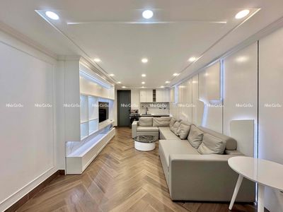 Rent the apartment. A balcony bedroom at the airport. - Close to the house. - Bedline.