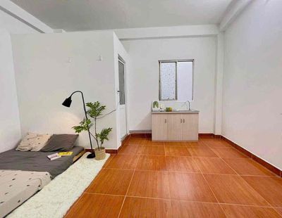 Studio full window interior - right Trần Văn Đang
