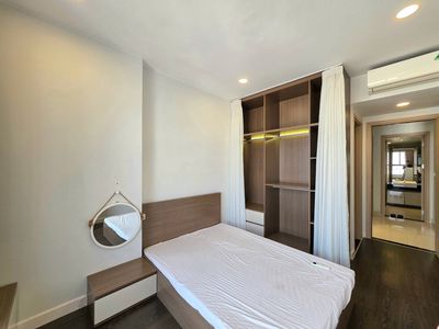 Two bedrooms - Orchard Parkview - a nice, cool, high house.