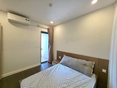 Two bedrooms - Orchard Parkview - a nice, cool, high house.