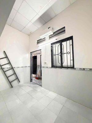 The ground floor is cheap, guarded 1 m9