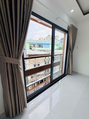 Nice room with a balcony at Phú Nhuận.