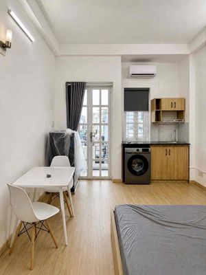 The studio's got a balconies-- full of high-end furniture-- 6 million7 good price.