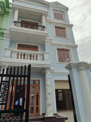 Rent the Phạm Đức Sơn, District 8 - 10 x 20 - Cold Machine, car park