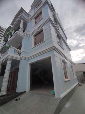 Rent the Phạm Đức Sơn, District 8 - 10 x 20 - Cold Machine, car park