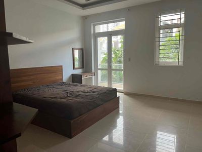 Rent the 5th floor. Kreach helam District 7.