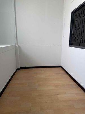 Rent the whole Điện Biên Phủ. Near the University of hutech
