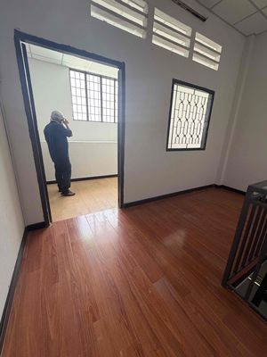 Rent the whole Điện Biên Phủ. Near the University of hutech
