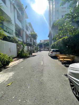 Next block is a separate park_Tân Kỳ Tân Quý_5 x25 m_4 bedroom