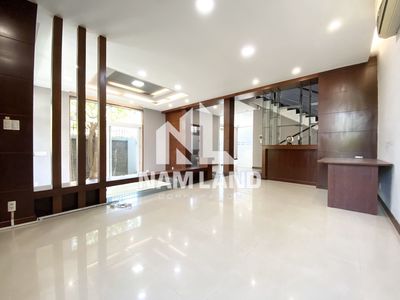 The house has been rented at 180 m2 floor 2 houses 5 P 5 toilets 90,000 yen at 30 million