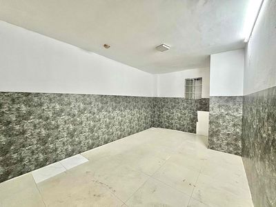 Cheap studio right across the middle cpt, cvpm