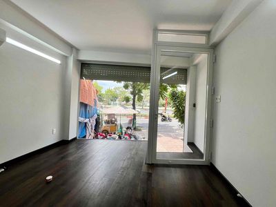 A five-story house with a basement - 25 million a month - six rooms with air conditioning.