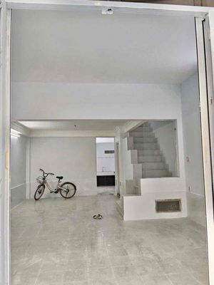 Rent a house 1 3rd floor bedroom 5 x 12 meters in front of the Spring Light Road