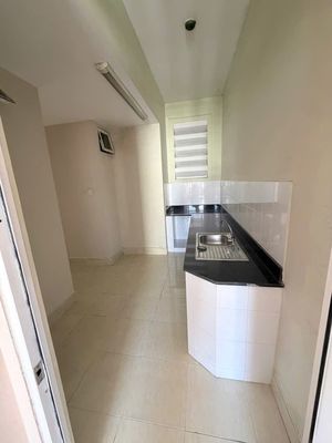 Rent a three-p apartment 2 toilets with air conditioning in C/c Cat only 11 million a month