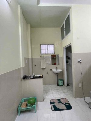 Rent the entire alleyway near VinaTex College.