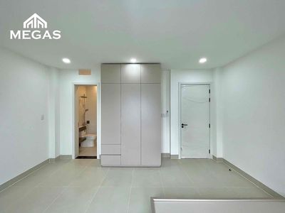 cv software - new flat full interior - large window