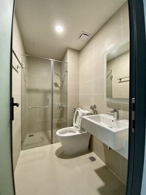 Two bedrooms for rent. Beautiful, wide, cool.