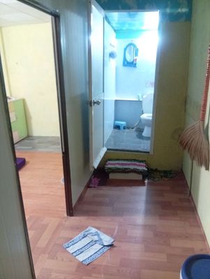 I'll take the girls' room.