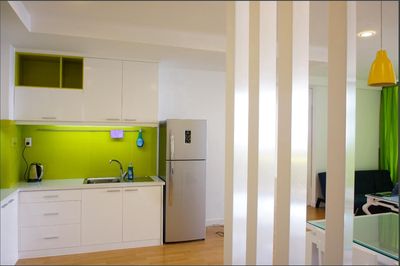 Rent a Screc Tower district 3-- 100 M2 (3 bathrooms) for 15 million a month.