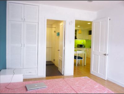 Rent a Screc Tower district 3-- 100 M2 (3 bathrooms) for 15 million a month.