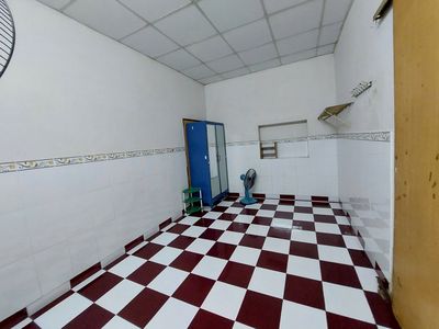 District 10's main boarding room.