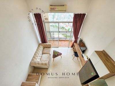 The entire interior apartment is in the heart of the 7th. Security 24 hours a day