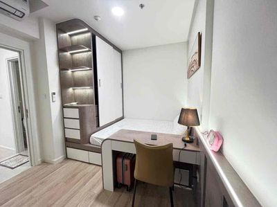 Urban Green 2 bedrooms Full Seven. 15 million a month.