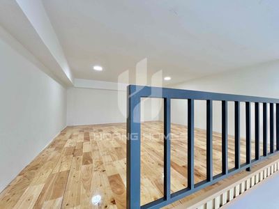 New, beautiful, open window - full interior