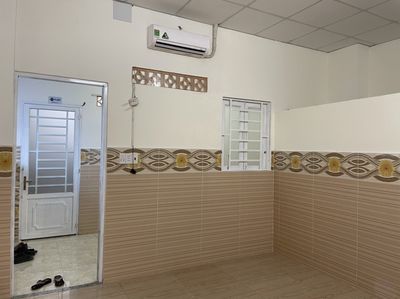 The owner rented the suite near the Essence Garden of An Phú Đông.
