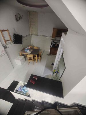 Rent the original building at 418/Vange 16