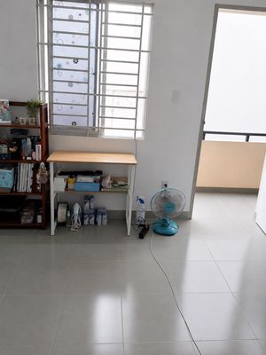 Find a woman at the Bình Thạnh suite near the Cinema