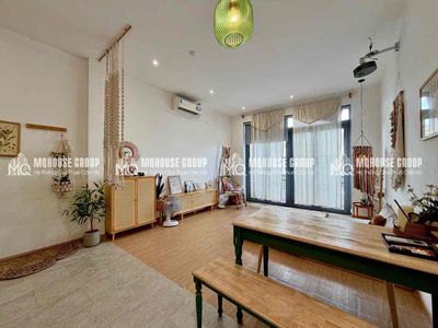 Room 40 m2_Pierre, balcony_Hoàng Văn Thụ