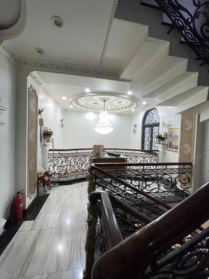 Rent a three-story house, Hiệp Phú.