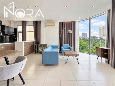 City Room 1 View Full Glass District Center 3