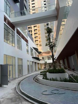 Rent the corner of the DAqua Bedroom, the pool view. It costs 15 million a month.