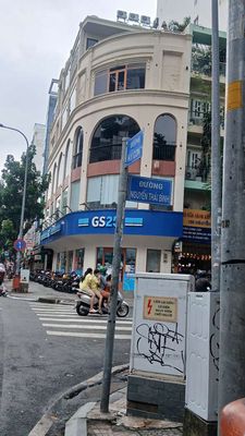 Rent the house right off Nguyễn Thái Bình. - Sign me, District 1.