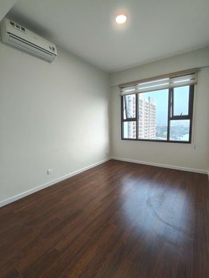 The owner rented the southern two bedrooms • a month deposit • Picity