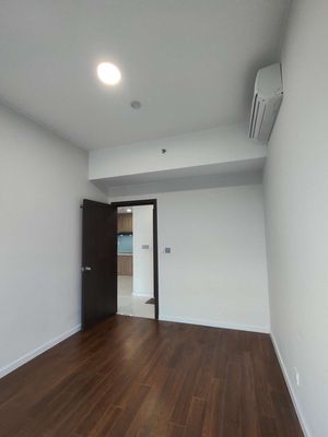 The owner rented the southern two bedrooms • a month deposit • Picity
